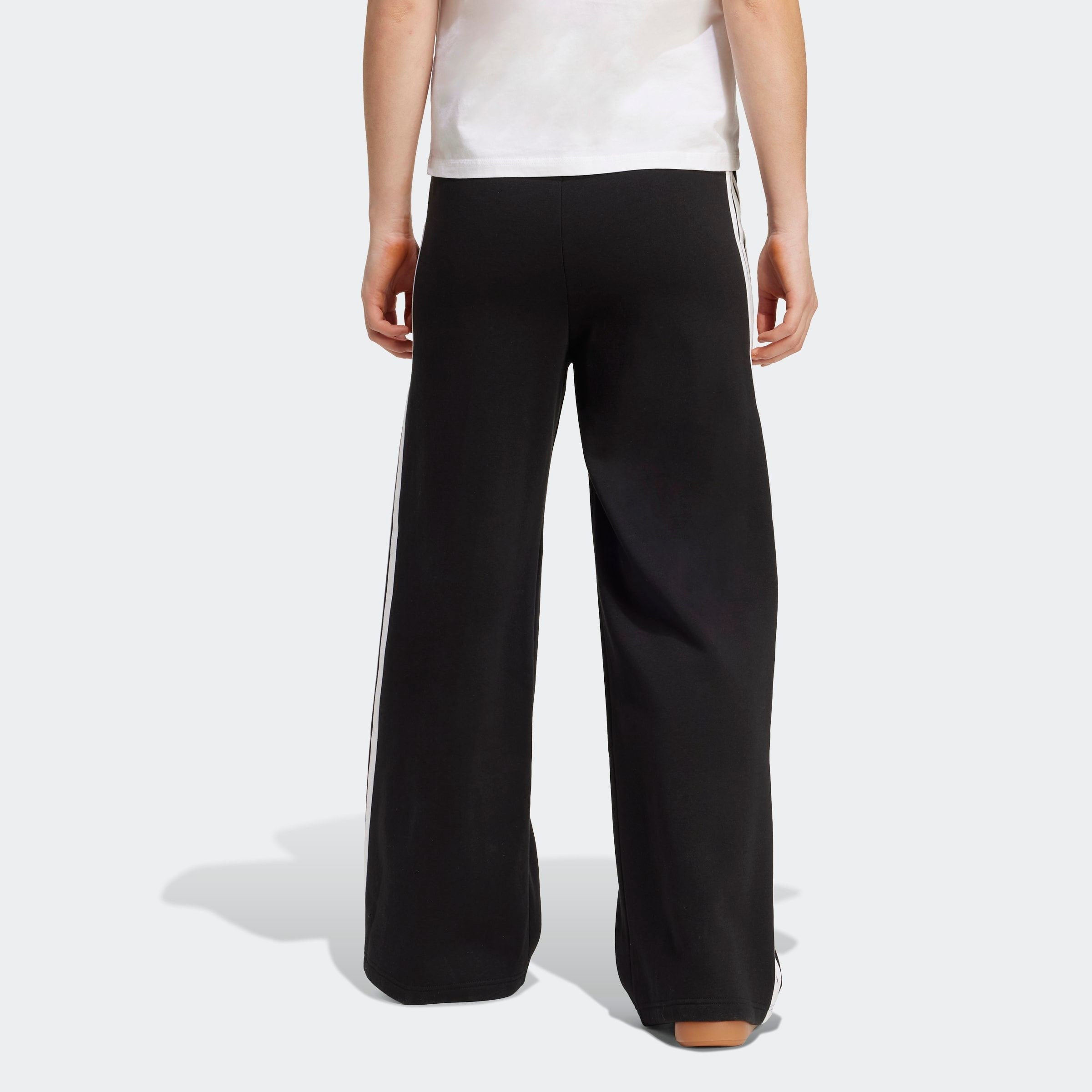 adidas Sportswear Sporthose »W 3S FL PT«  Weites Bein und weiches Fleece sorgt für gemütlichen Komfort