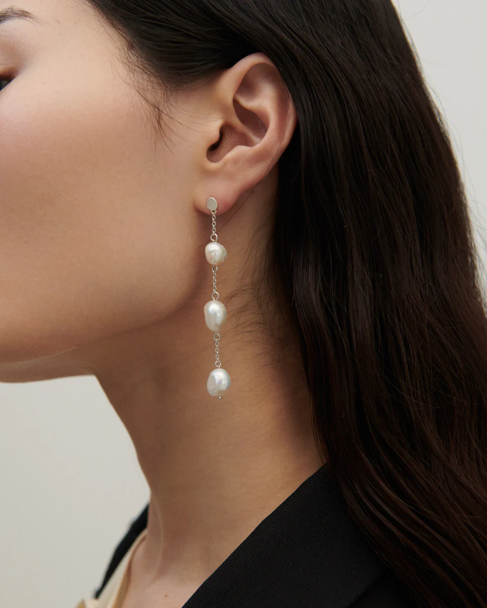 Sorelle Jewellery  3-pearl hængeøreringe - forgyldt