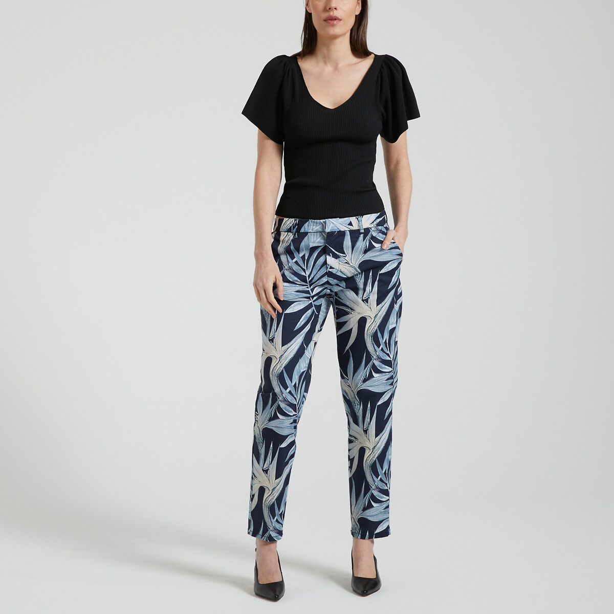 SOMENTE<br>Calças chino estampadas