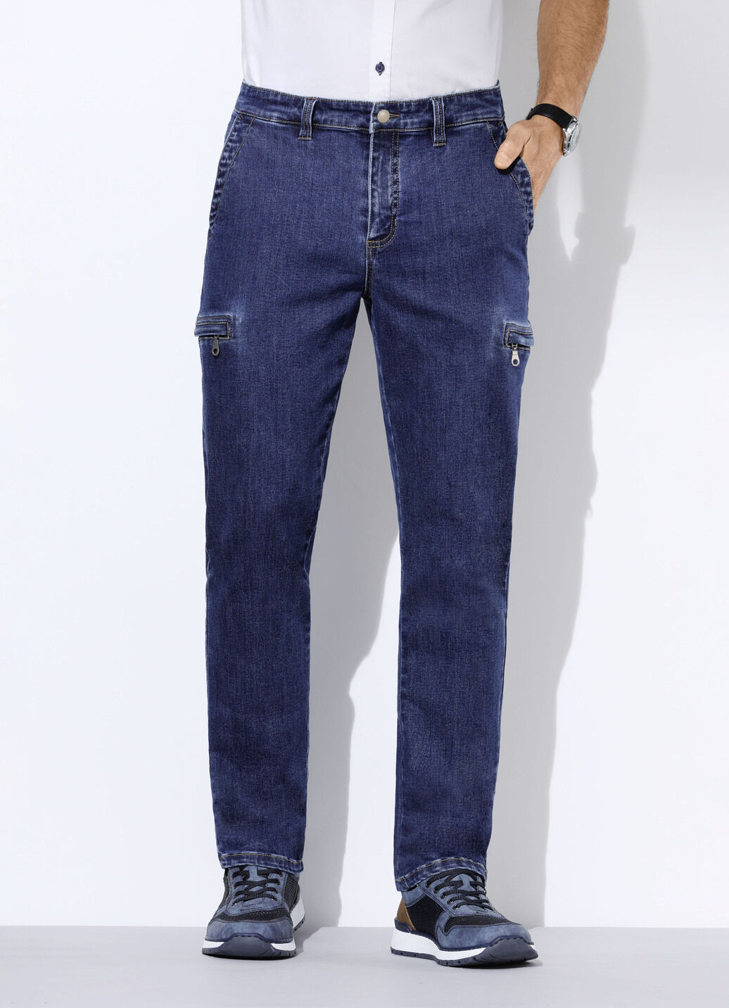 Jeans mit Cargotaschen in 2 Farben