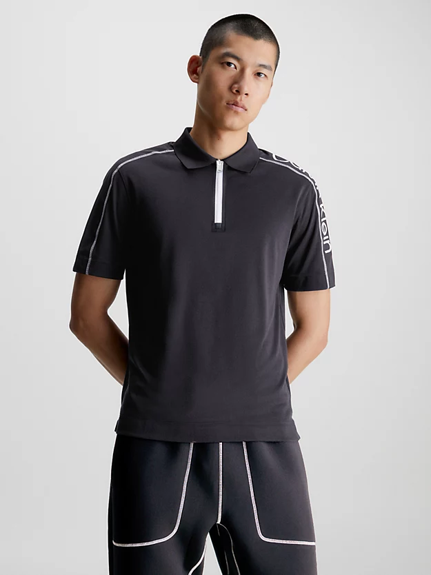 Camisa polo com zíper