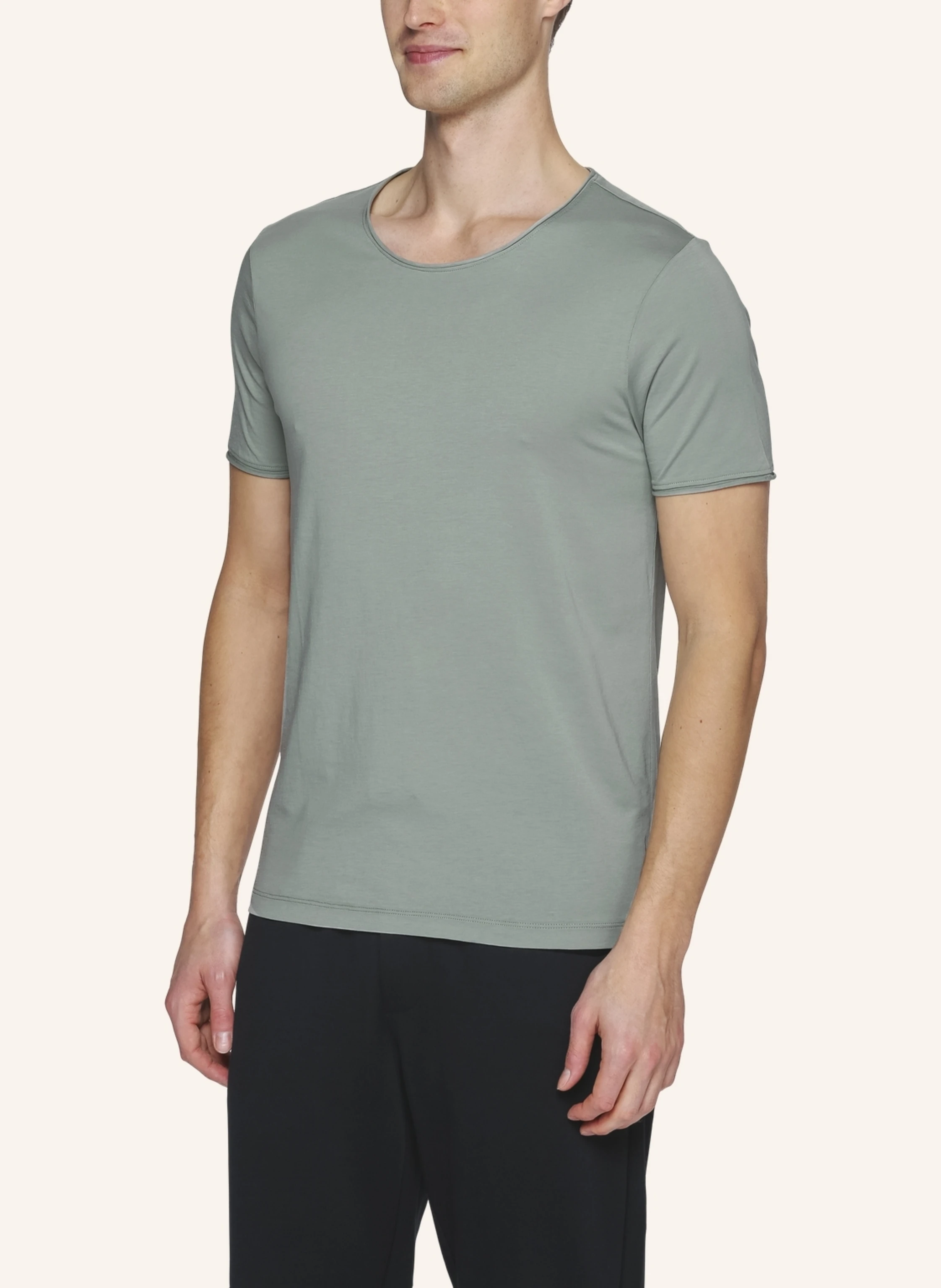 TRUSTED HANDWORK Round Neck 1/2-Sleeve T-Shirt with Roll Edge