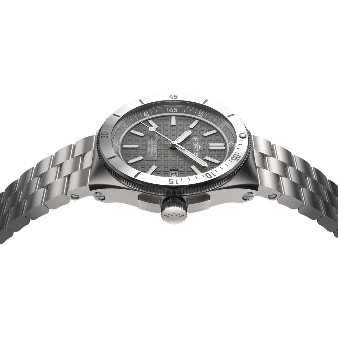 Fortis Marinemaster M-40 Rockstone Gray Block Bracelet