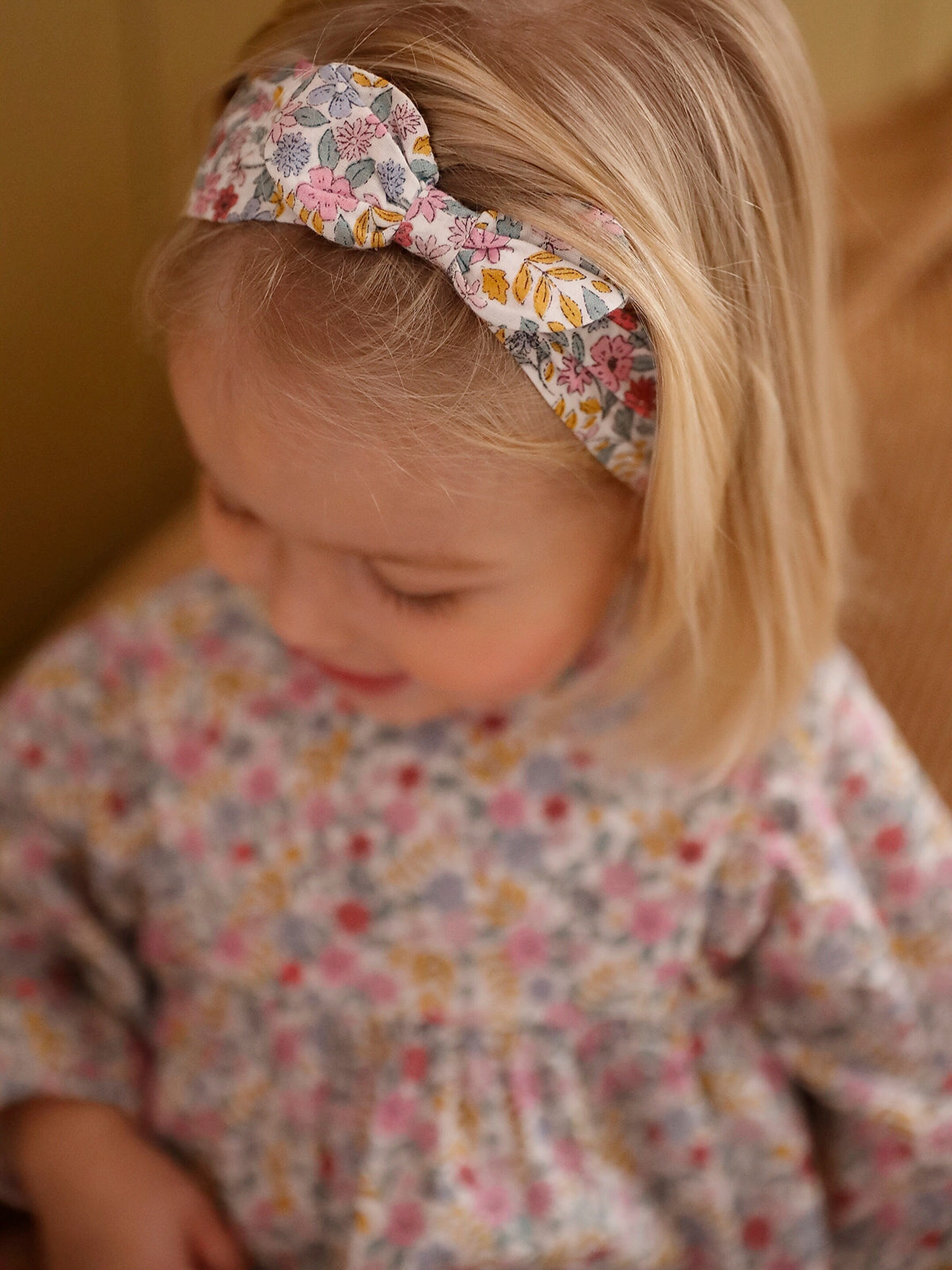 Vertbaudet Mädchen Baby-Set mit Blumen: Kleid & Haarband mehrfarbig