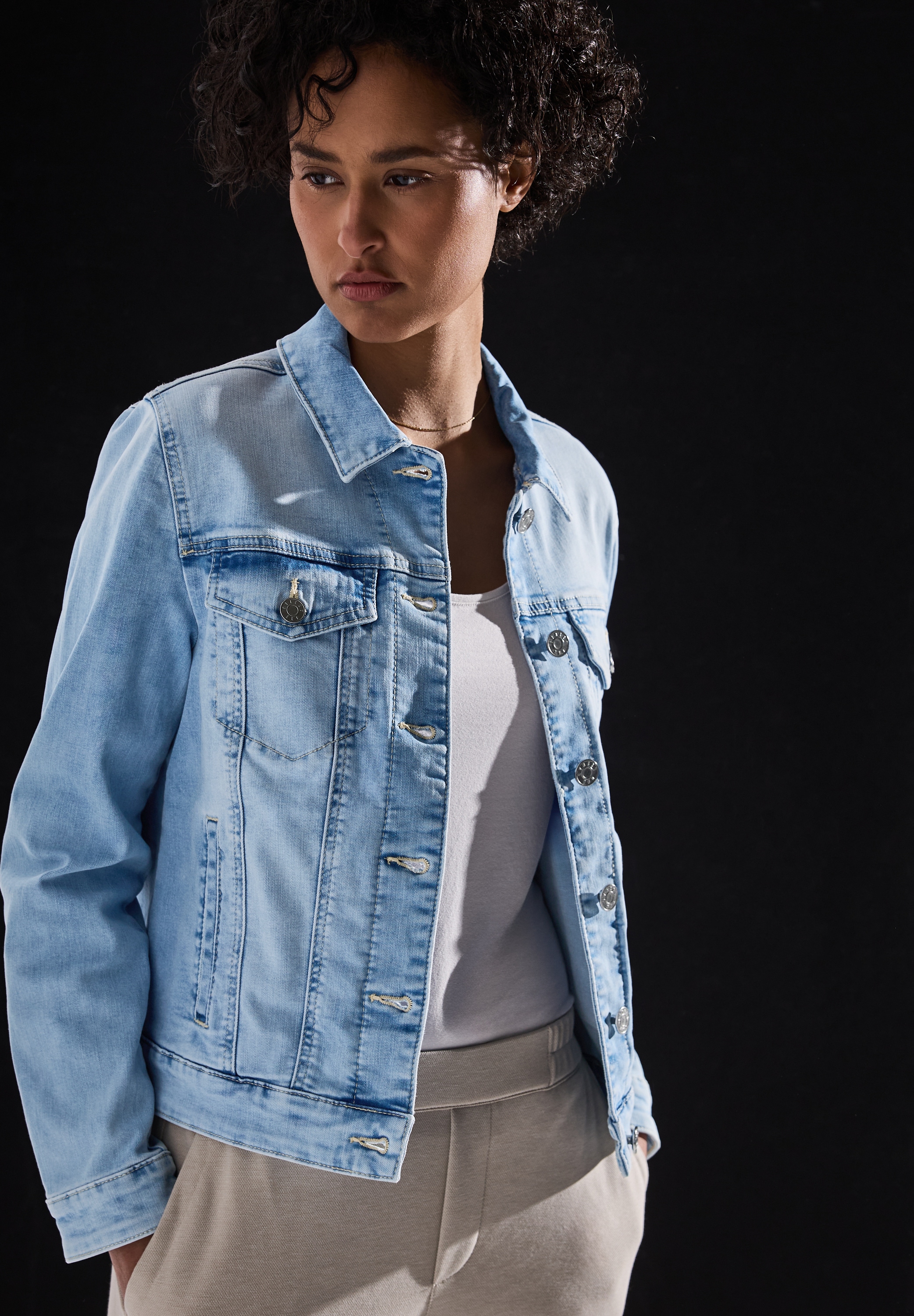 STREET ONE Jeansjacke ohne Kapuze im Bleached-Look und mit Knopfleiste