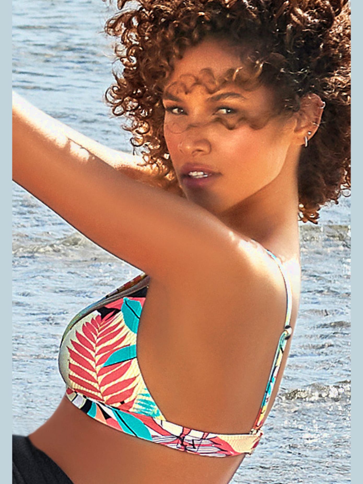 Haut de bikini triangle imprimé tropical