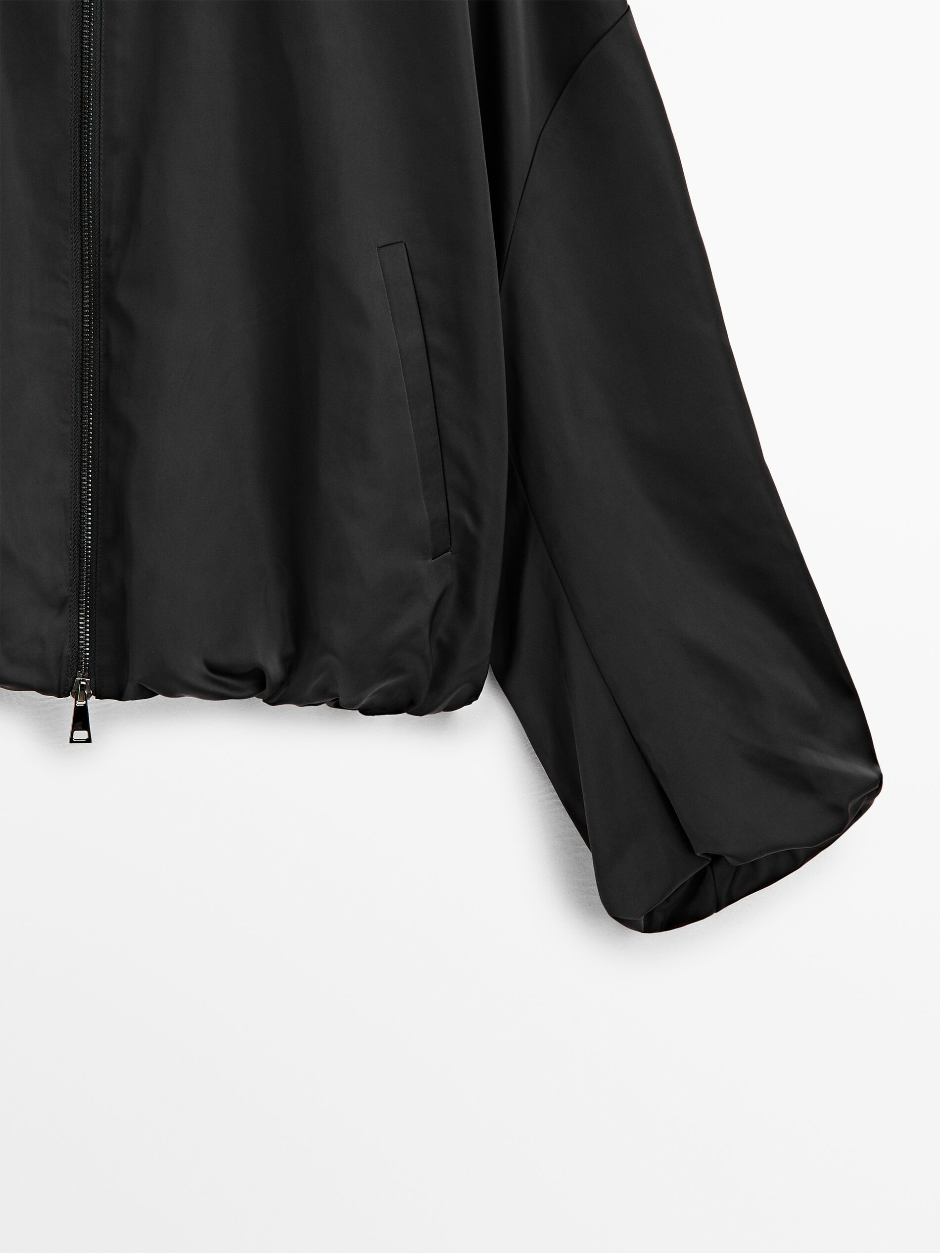 Jaqueta Bomber com Mangas Volumosas - PRETA