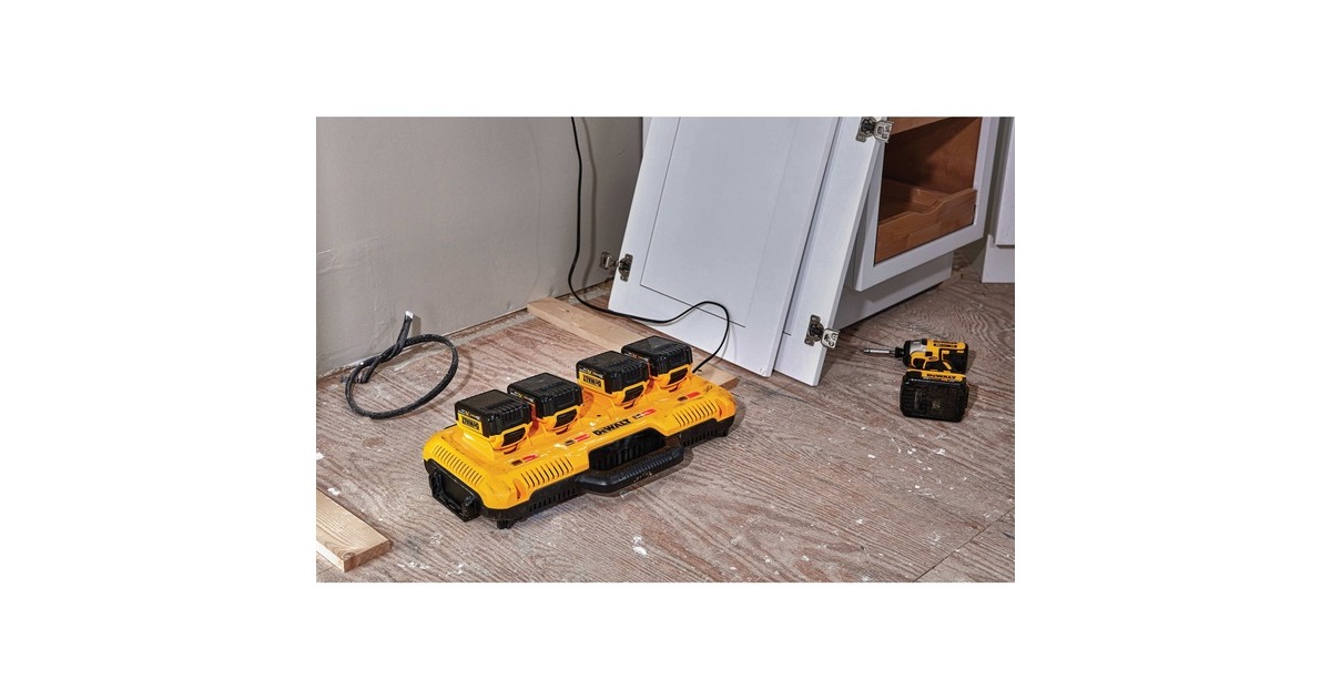 DEWALT4-poort snellader oplader  (Geel/zwart)