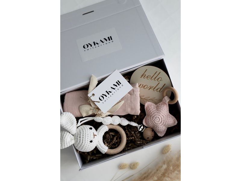 Oykami Geschenkset Estland Rosa mit Hase Geschenkbox zur Geburt
