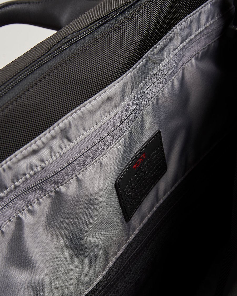 TUMI Alpha 3 Garment Tri-Fold Carry On Black