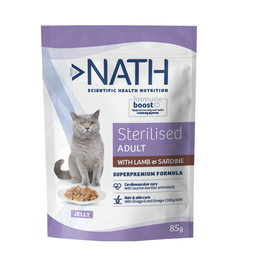 Sachê esterilizado de cordeiro adulto e sardinha em gelatina Nath para gatos.