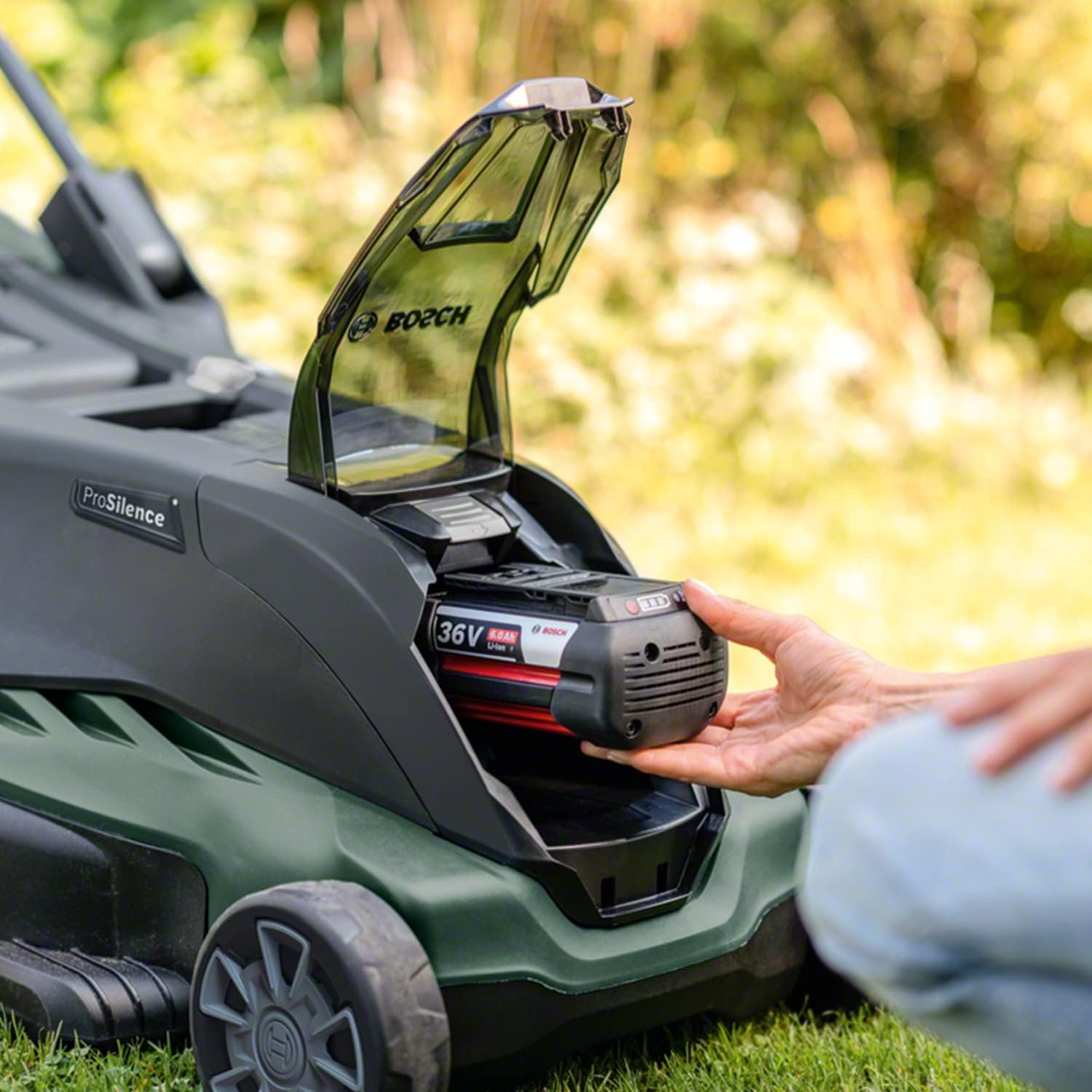 Bosch Akku Rasenmäher AdvancedRotak 36-750 (36 Volt, Ohne Akku, Schnittbreite: 44 cm, Rasenflächen bis 750 m², im Karton)