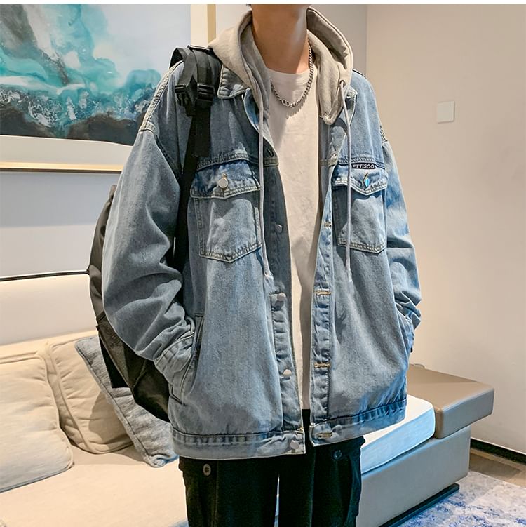 Whyessa - Oversized denim jack met afneembare capuchon en knoopsluiting