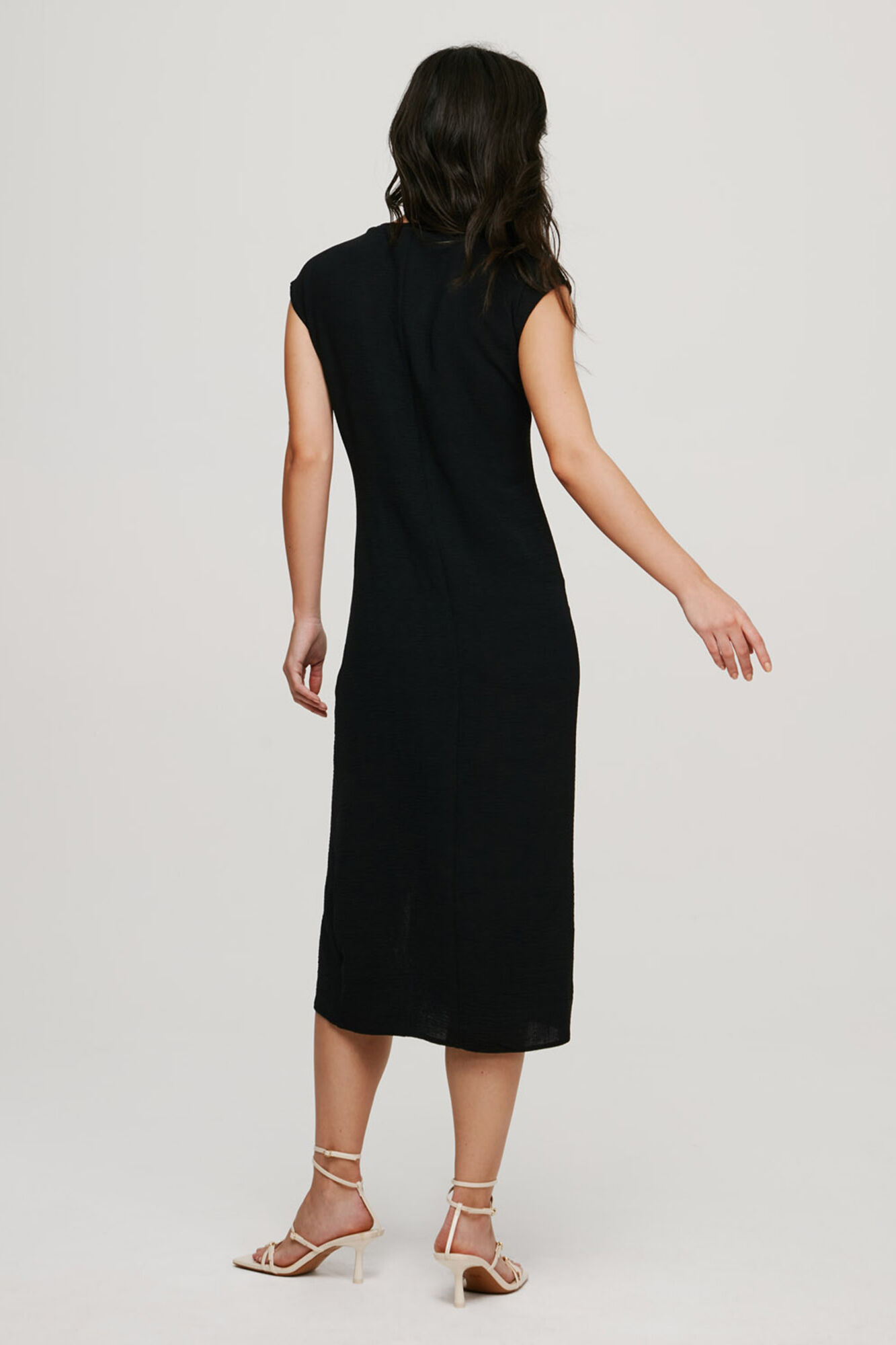Vestido midi sem mangas - Preto