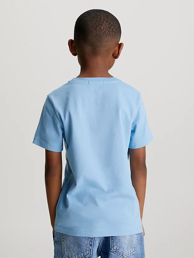Camiseta com logotipo