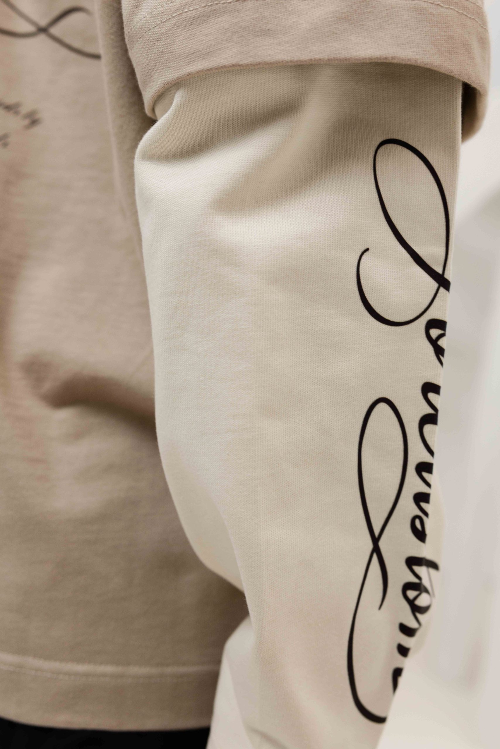 Jorcustom Handscript Double Layered Longsleeve T-Shirt Dames Taupe/Beige