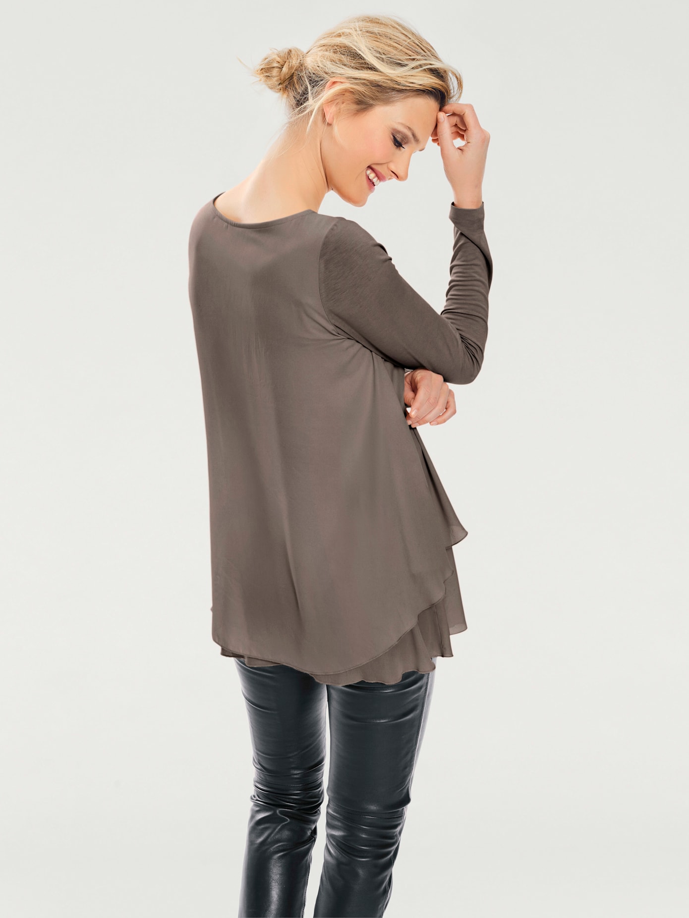 T-shirt à encolure ronde joli look superposé