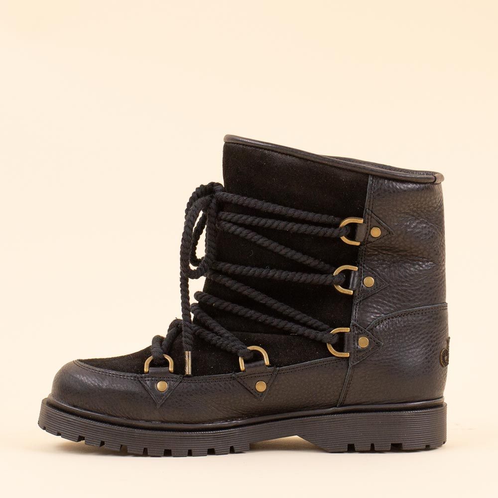 CHA boots Tibet Stud Black