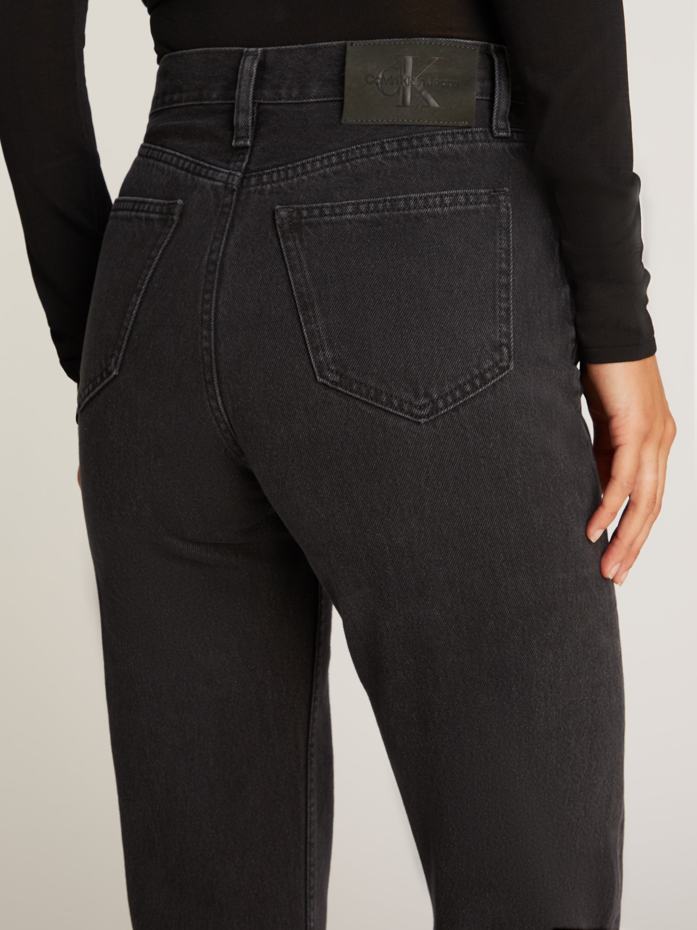 Calvin Klein Jeans Mom-Jeans »HIGH RISE STRAIGHT« leichte Stoned wash Optik, mit Coinpocket