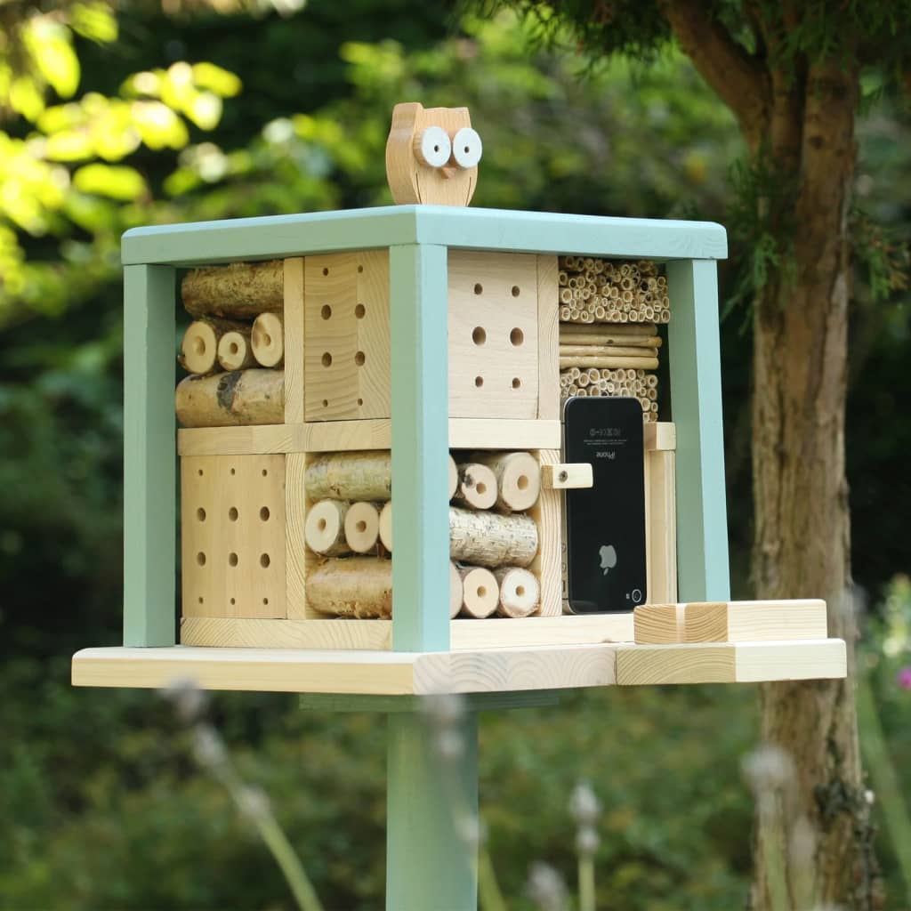 Hotels hôtel à insectes et support cube friendly owl inn