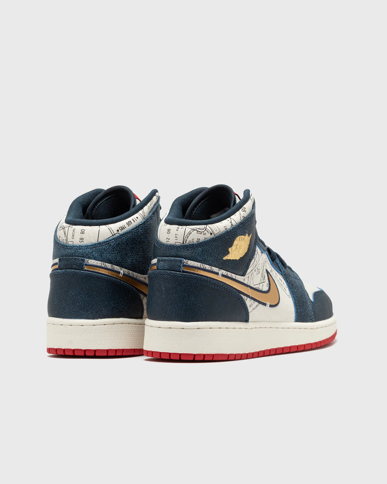 Jordan AIR JORDAN 1 MID SE (GS)