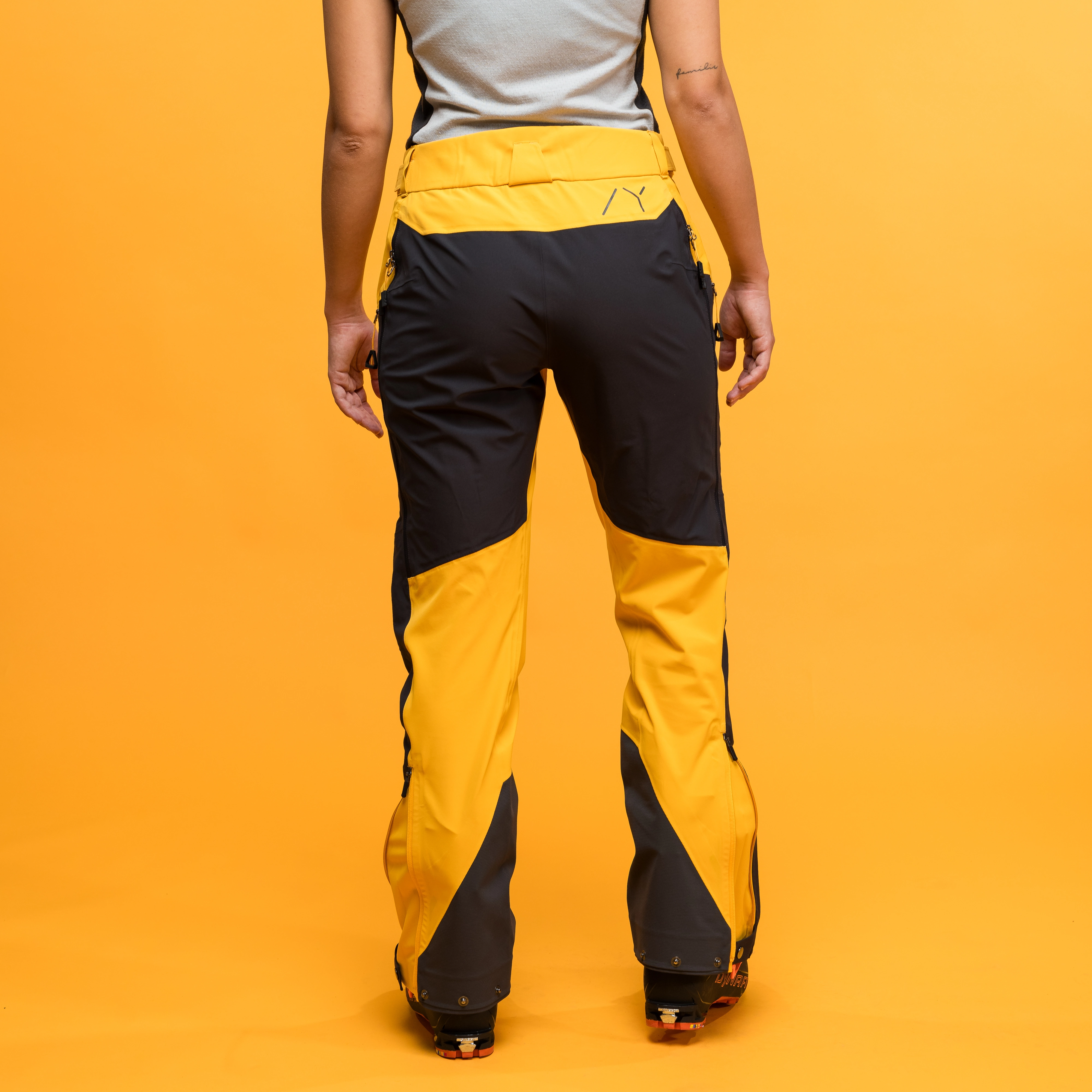 Y MountainLine Hybrid Softshell Pants Women Mango Yellow / Dark Shadow Grey