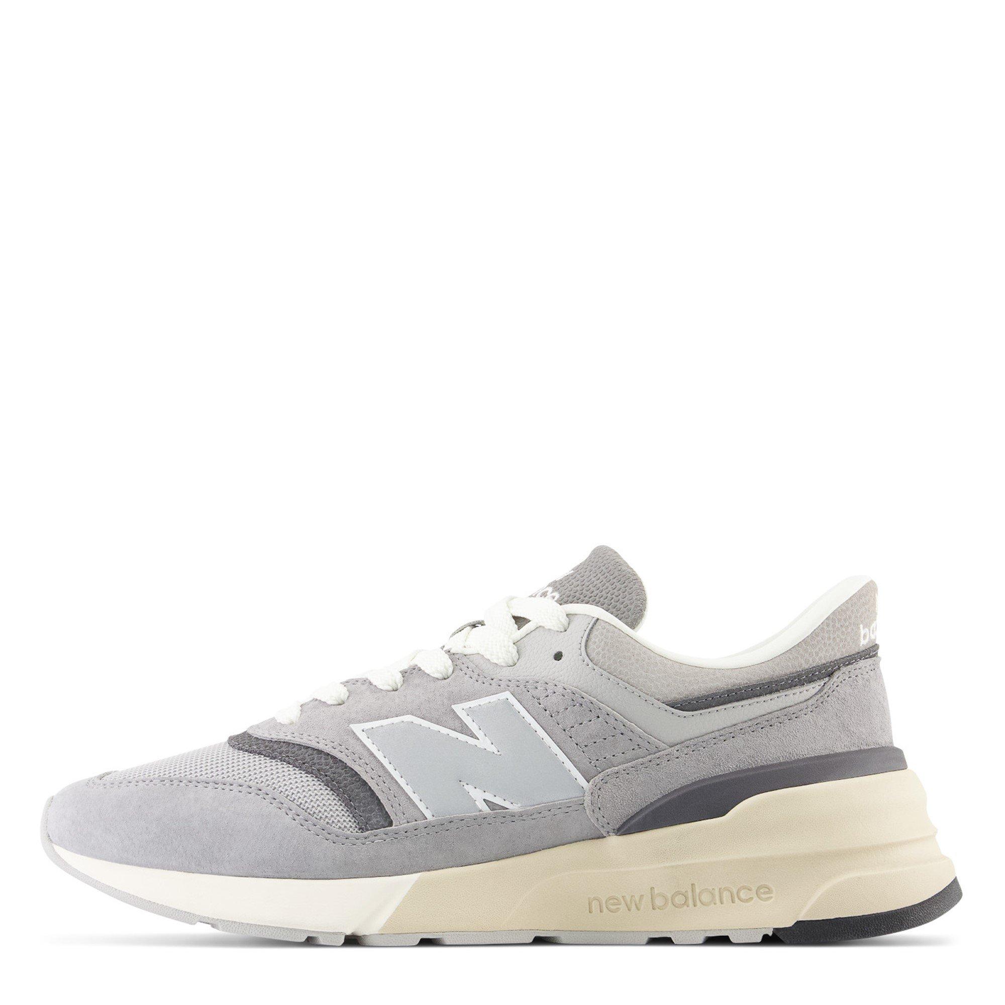 New Balance 977R Trainers
