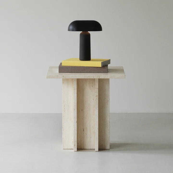 Normann Copenhagen - Edge Couchtisch, large, travertine