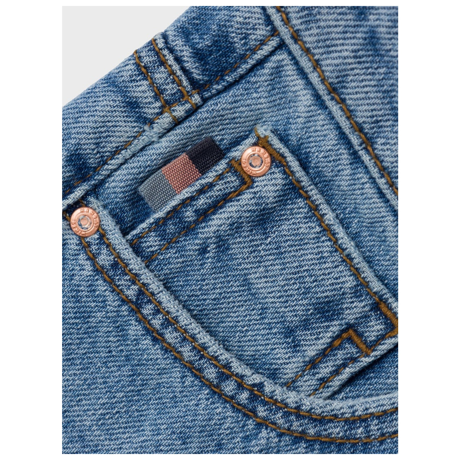 name it NKFROSE HW STRAIGHT JEANS 9222