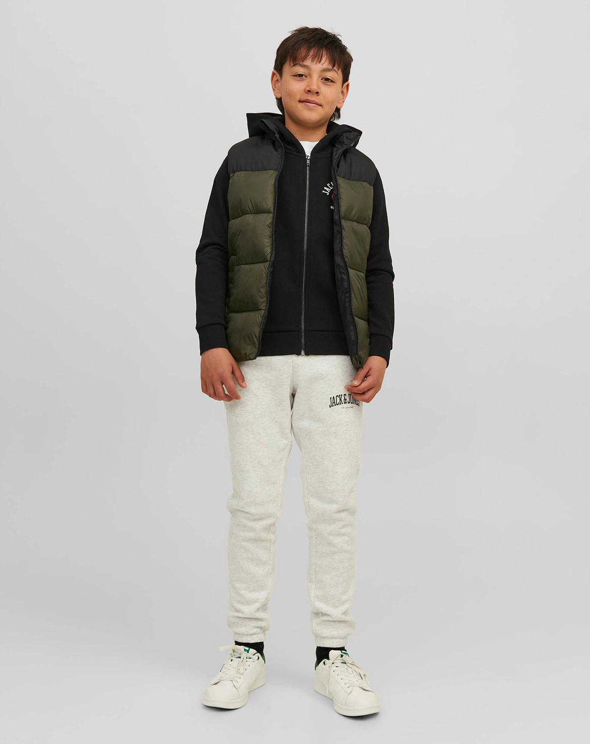 Kapuzen-Sweatjacke LOGO in black
