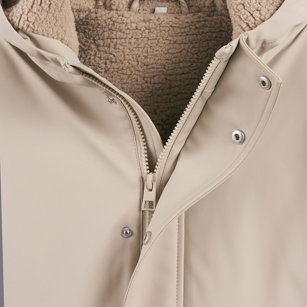 COLEÇÕES LA REDOUTE<br>Corta-vento com forro de sherpa e capuz