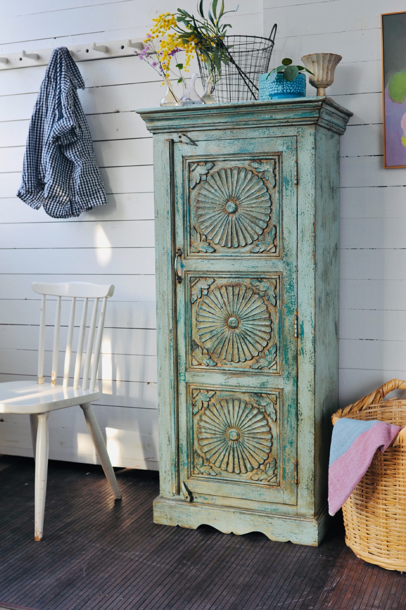 Schrank 'Bhilwara', grün, H 140 cm, B 60 cm, T 40 cm von fischer's lagerhaus