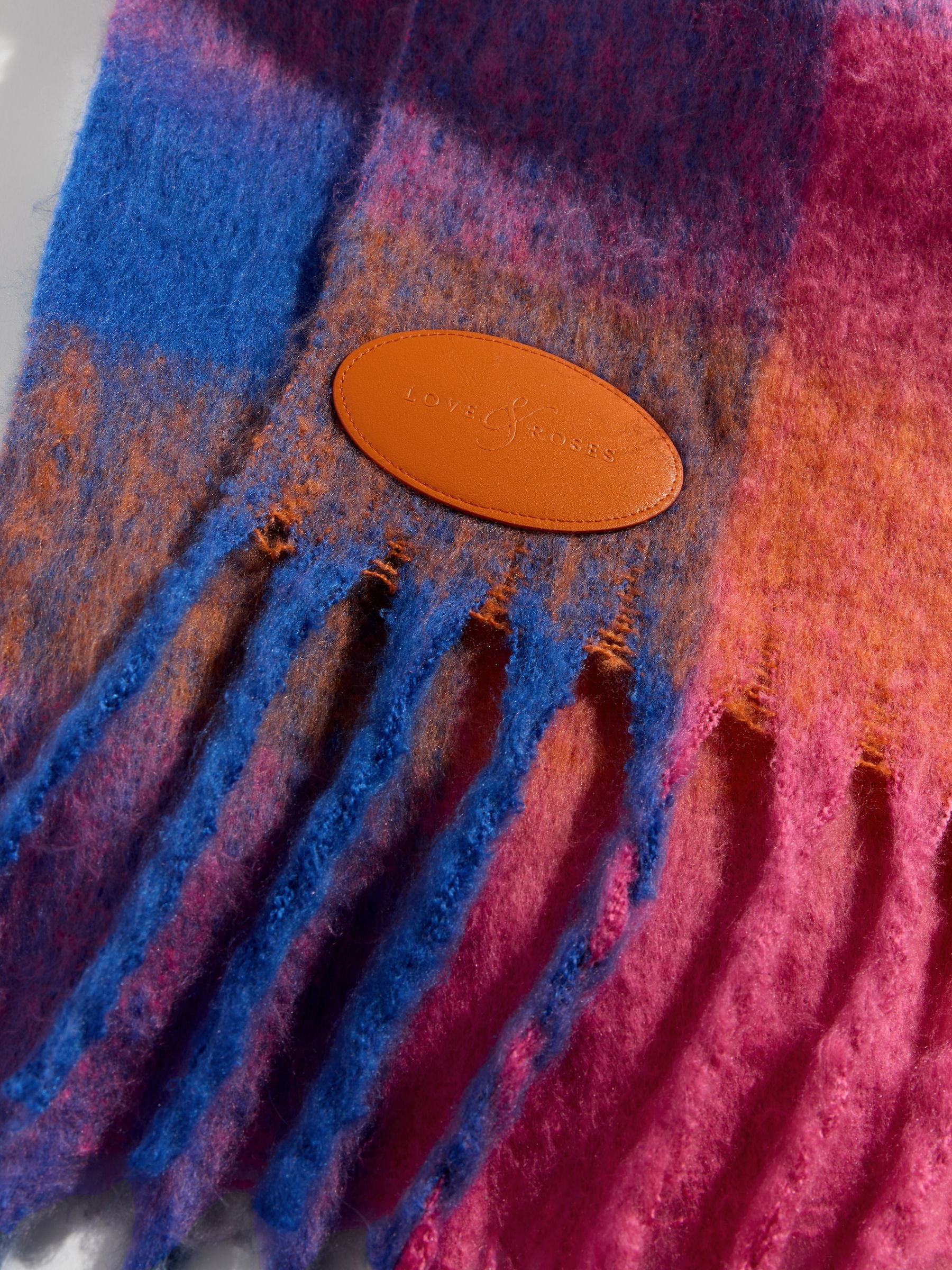Blauw en oranje geruit - Love & Roses - Geborstelde sjaal