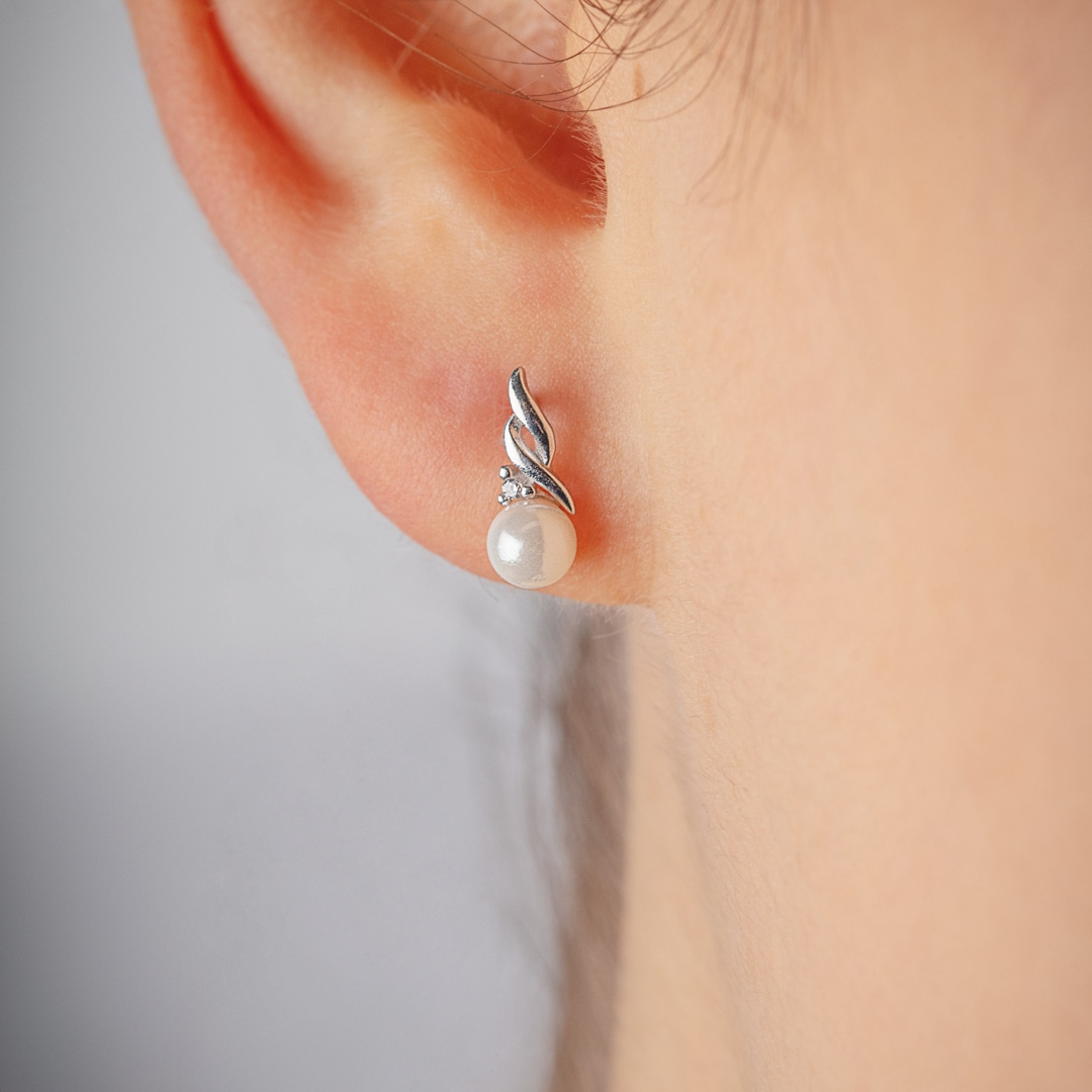 Ohrstecker 925 Silber rhodiniert mit Kunstperlen 4mm & Zirkonia