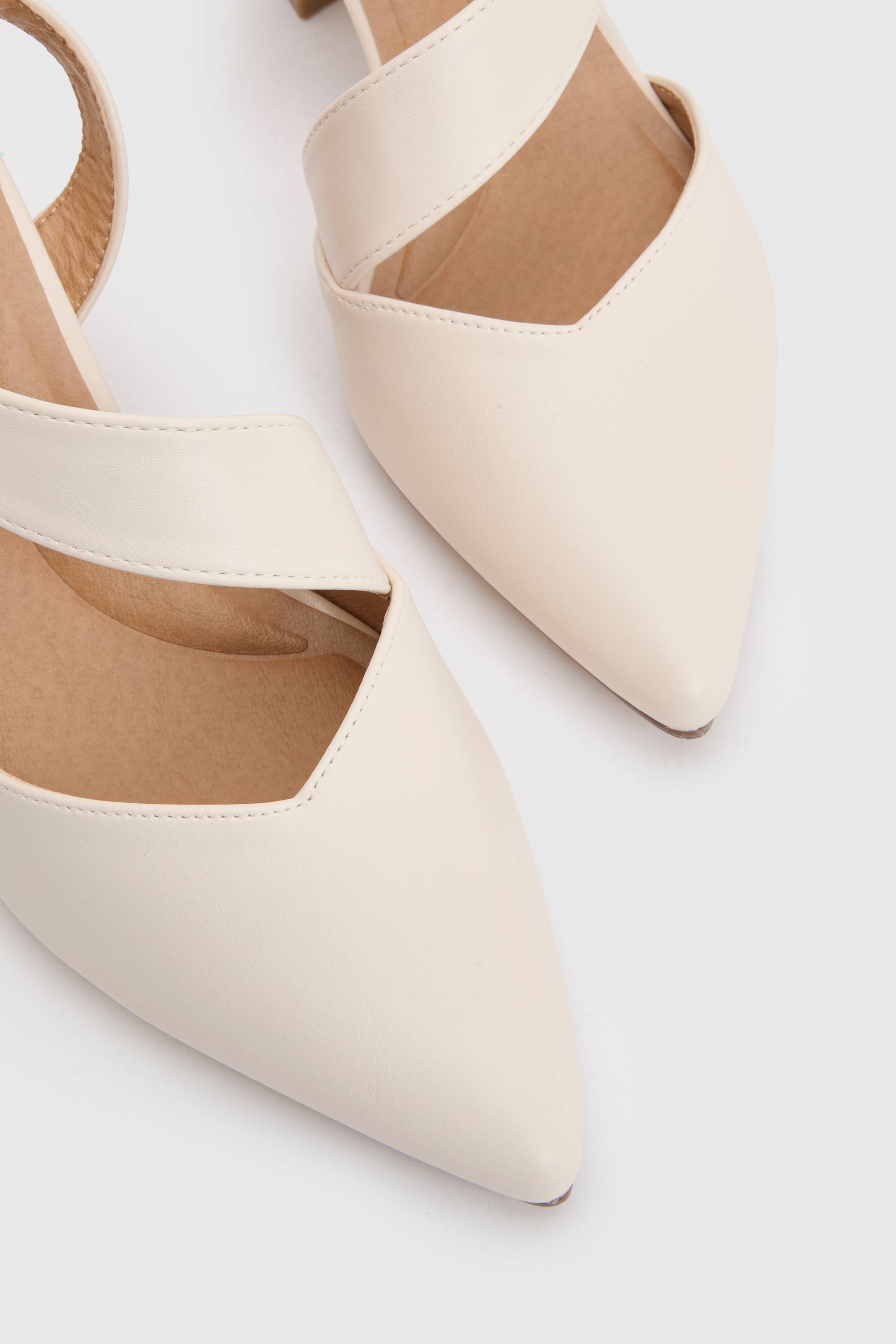 Wallis Escarpins Chaussettes À Bout Pointu Avec Bride Asymétrique Et Talon Bloc Confort Coupe Large Eve