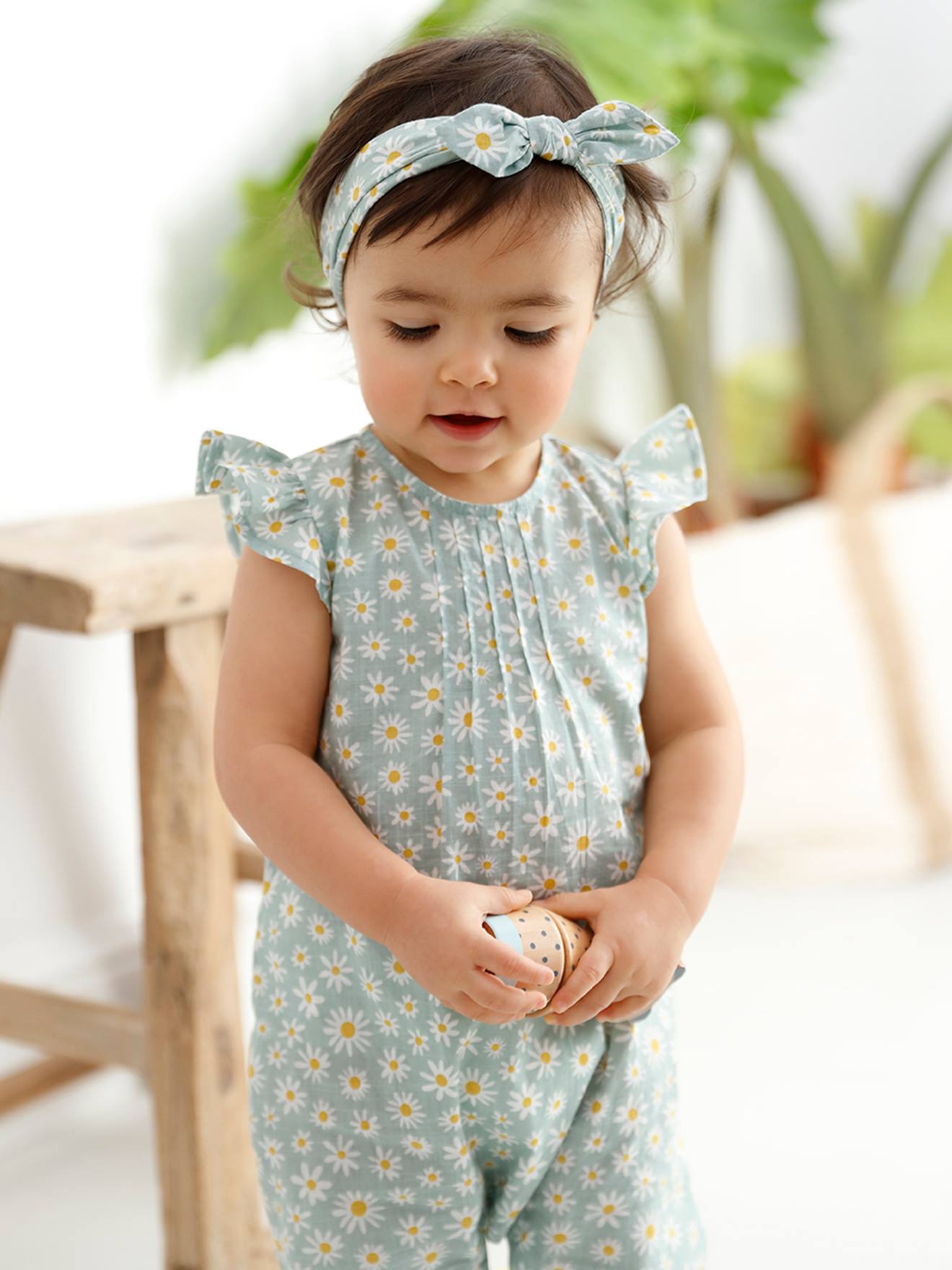 Conjunto de macacão e faixa de cabelo estampados para bebê menina, estampa verde média.