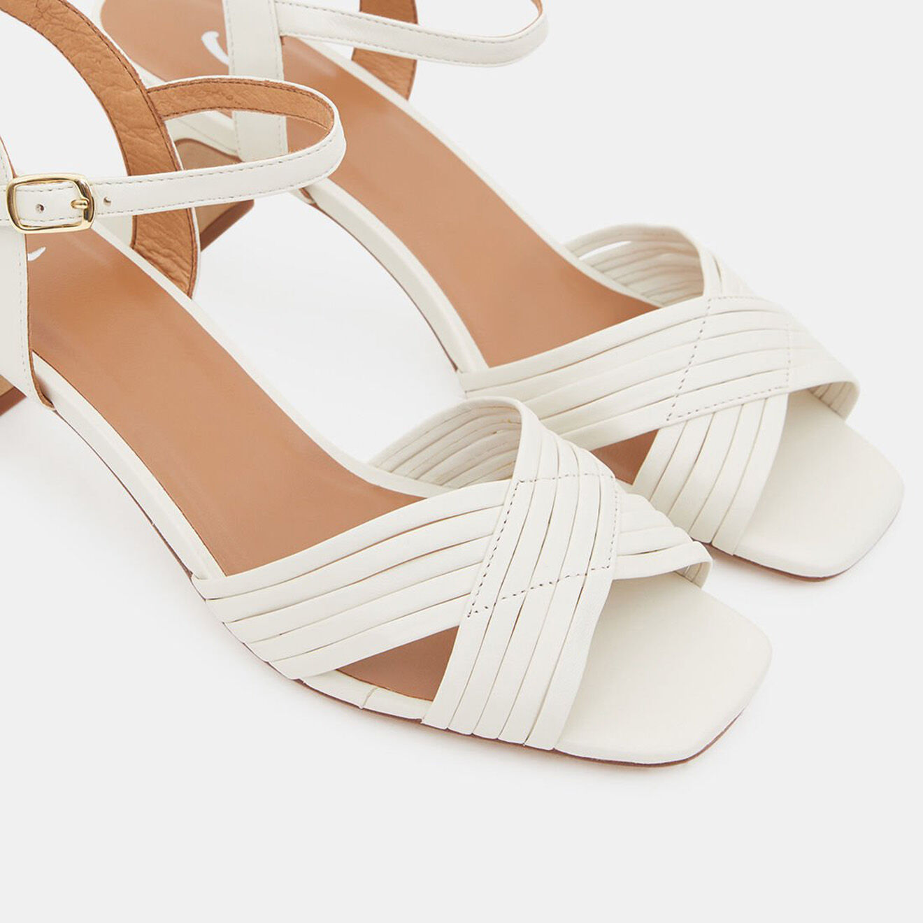 Galeries Lafayette Sandales en Cuir à brides croisées bout carré blanches - Talon 5.5 cm
