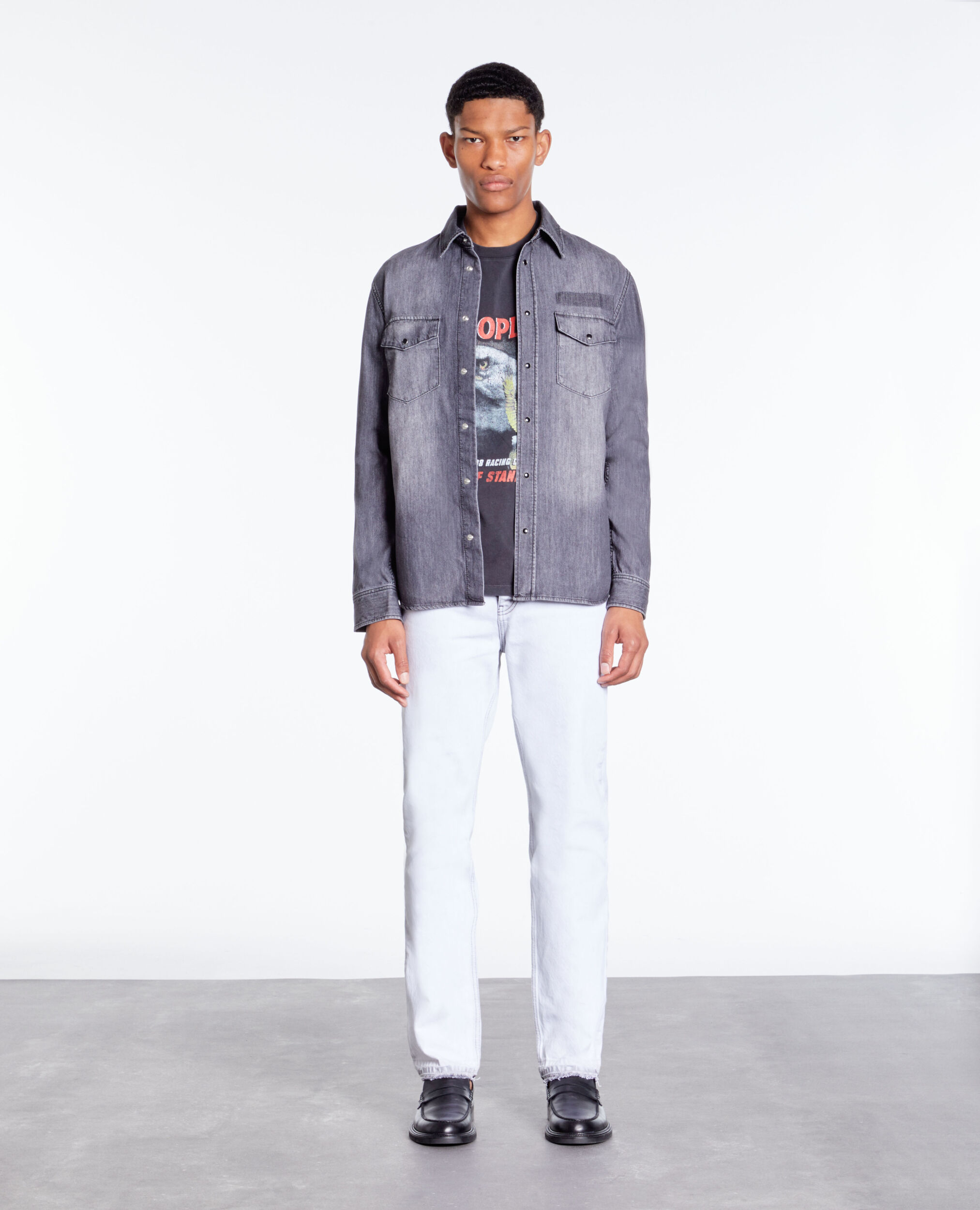 Chemise grise en denim