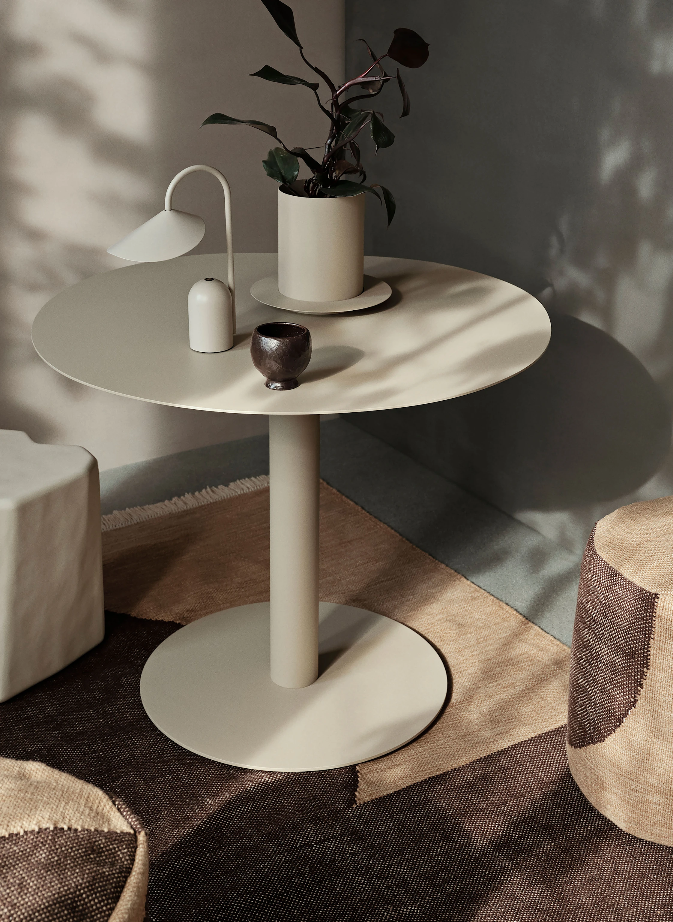 Ferm LIVING Tischleuchte ARUM