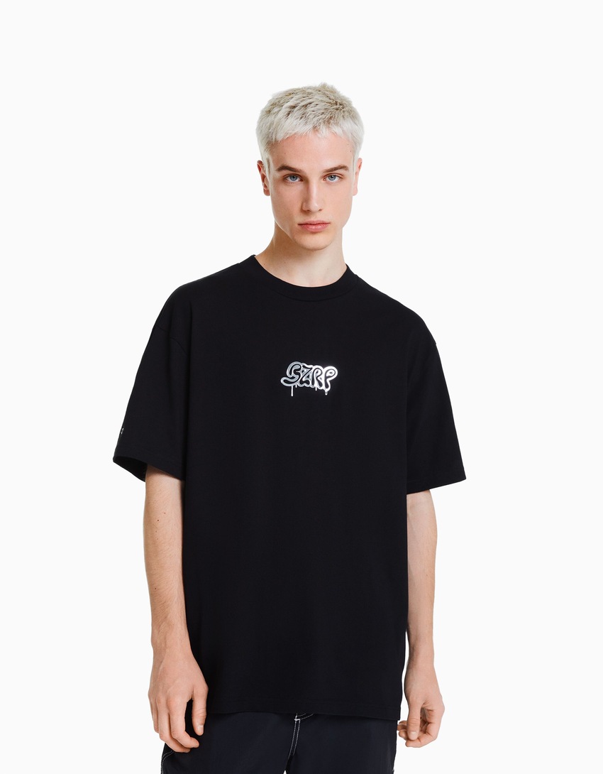 Camiseta boxy fit com estampa BERSHKA ft. BIZARRAP