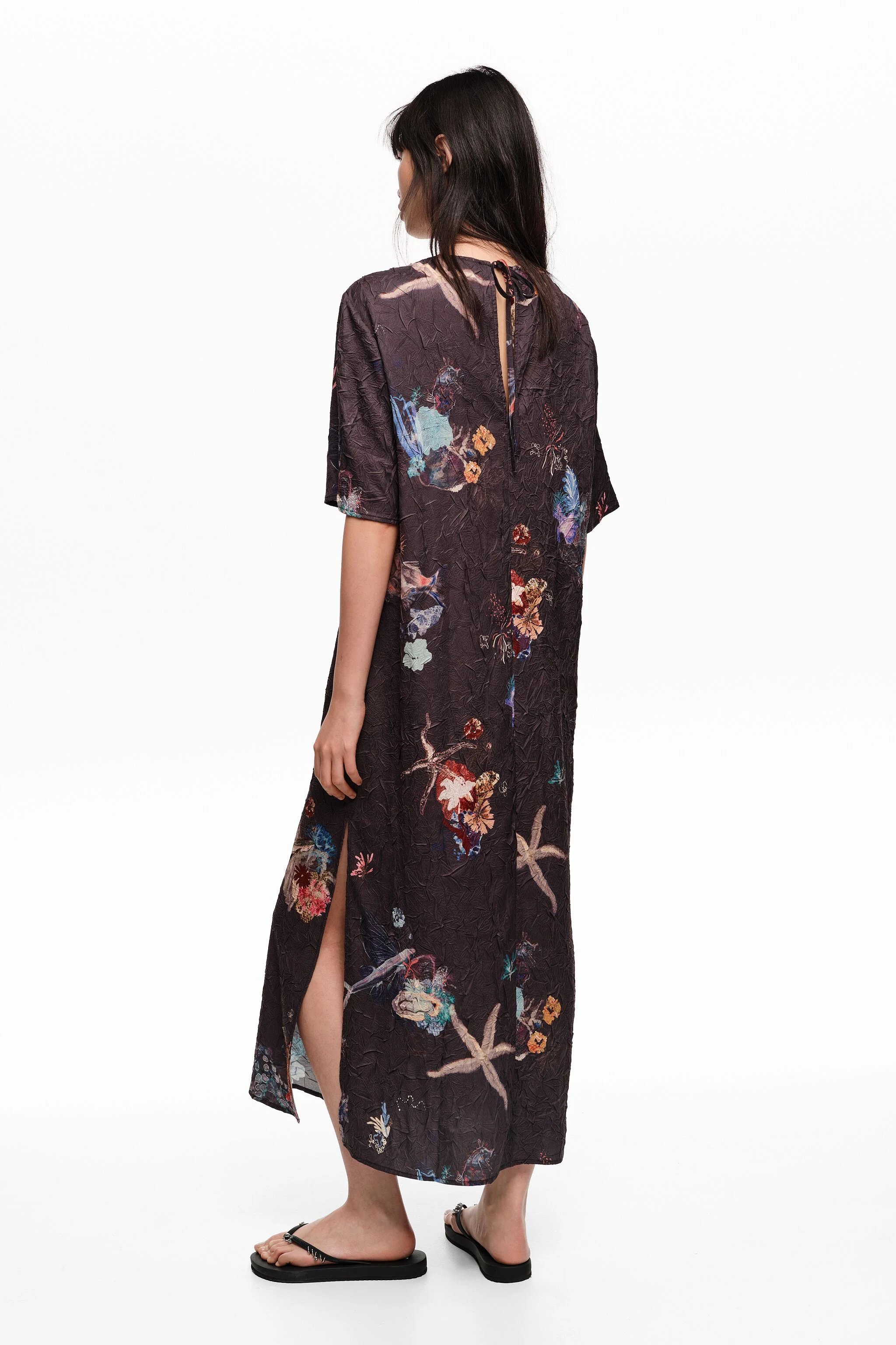 Vestido midi de malha amassada cor antracite cor fundo do mar