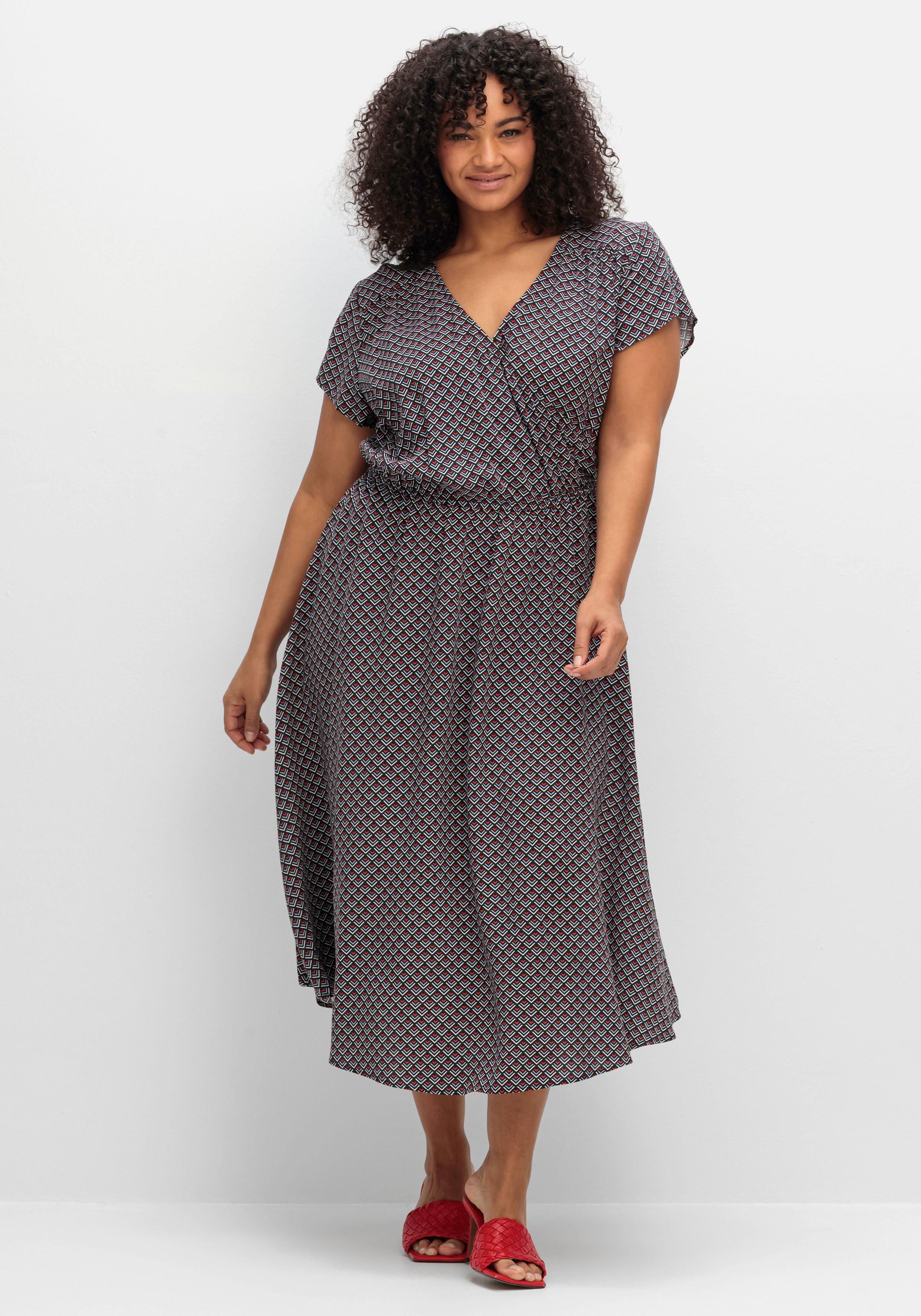 Kleid in Wickeloptik, mit Alloverdruck