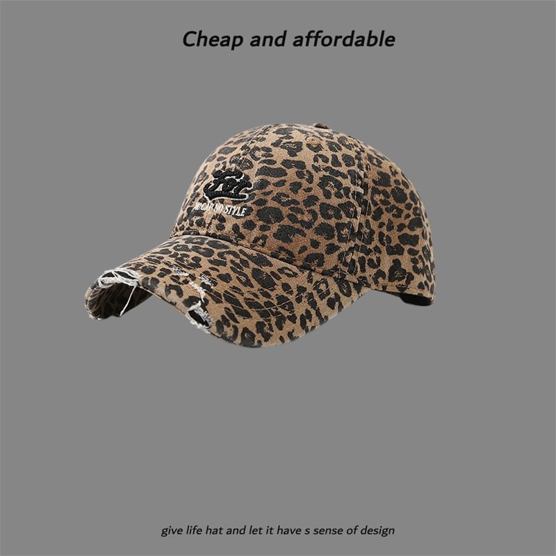 Oktokki - Letter geborduurde pet met distressed patroon