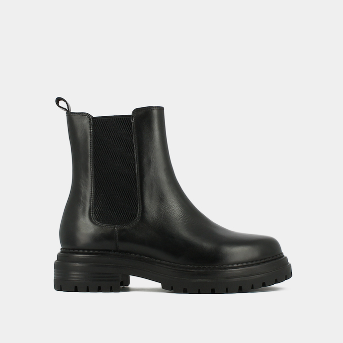 Bottines à semelles crantées et élastiques  en cuir noir
