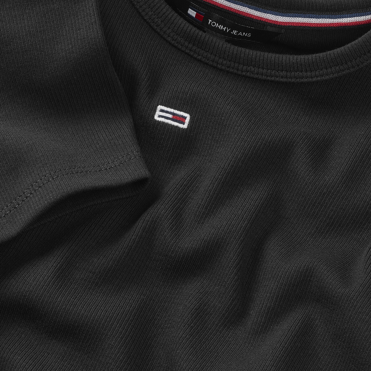 TOMMY JEANS<br>Camiseta com gola redonda e mangas curtas