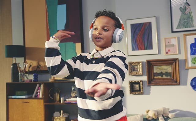 JBL Junior 470NC trådløse over-ear høretelefoner (hvid)