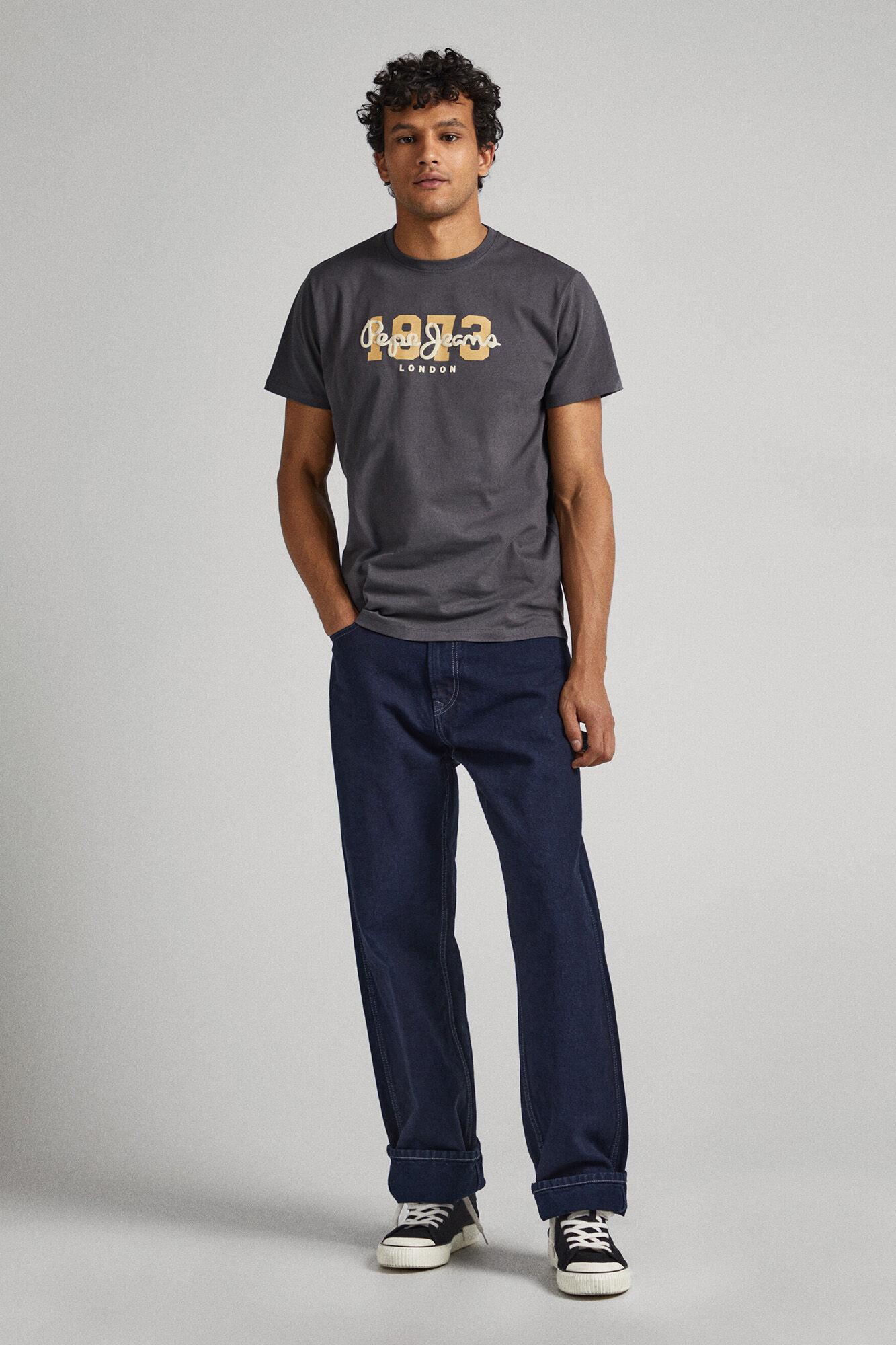 Camiseta com o logotipo de 1973