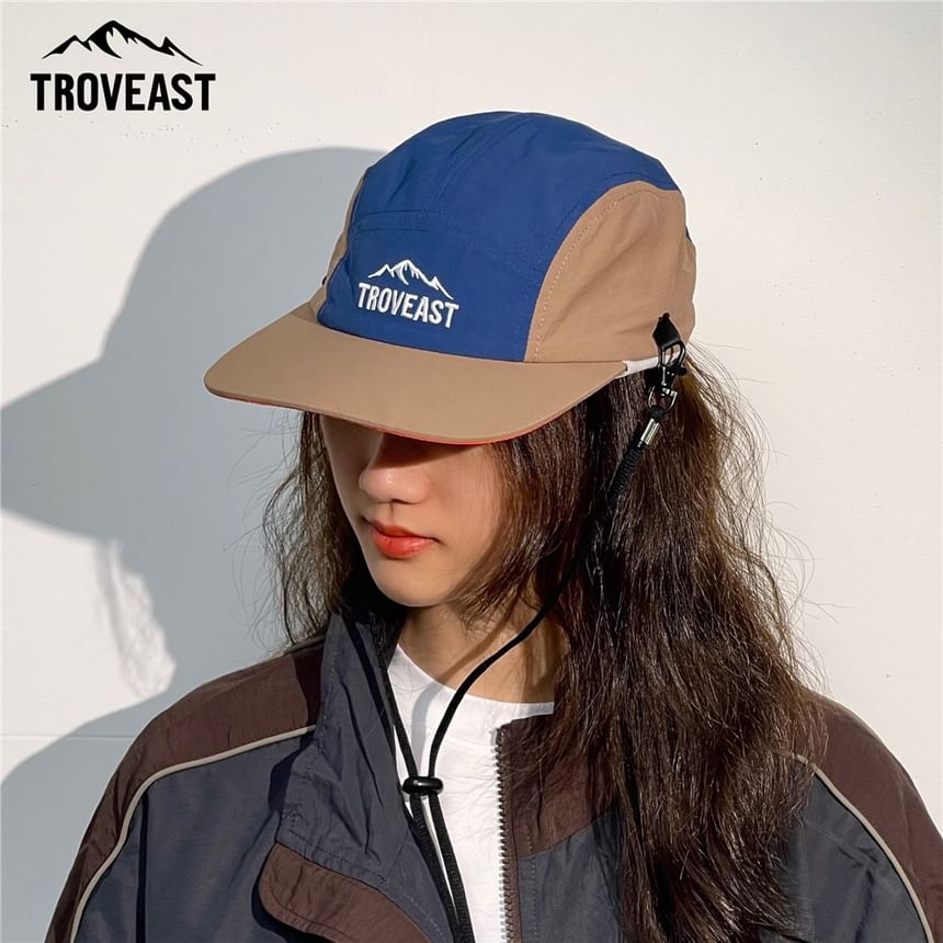 Trovelst - Geborduurde tweekleurige pet