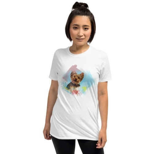 Camiseta feminina personalizada Mascochula com estampa em aquarela do seu animal de estimação, branca.