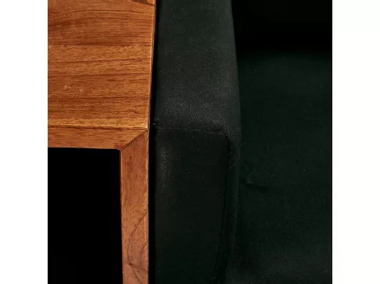 Banc en mindi massif avec coussins noirs